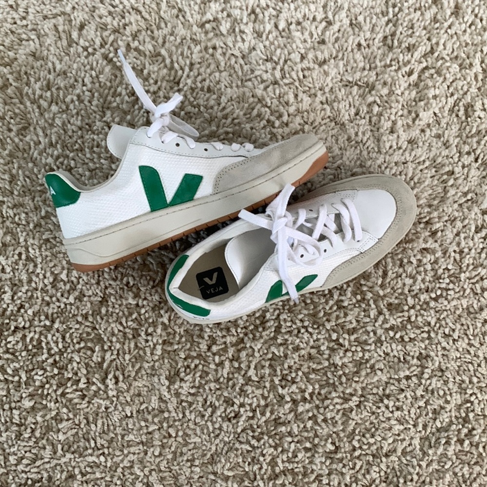 Never worn green Veja’s